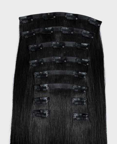 Vue sur les clips des extensions de cheveux noir